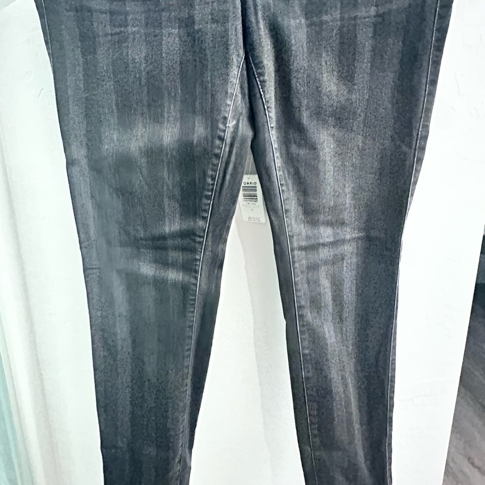 Torrid Black Skinny Jeans with Sleek Fit